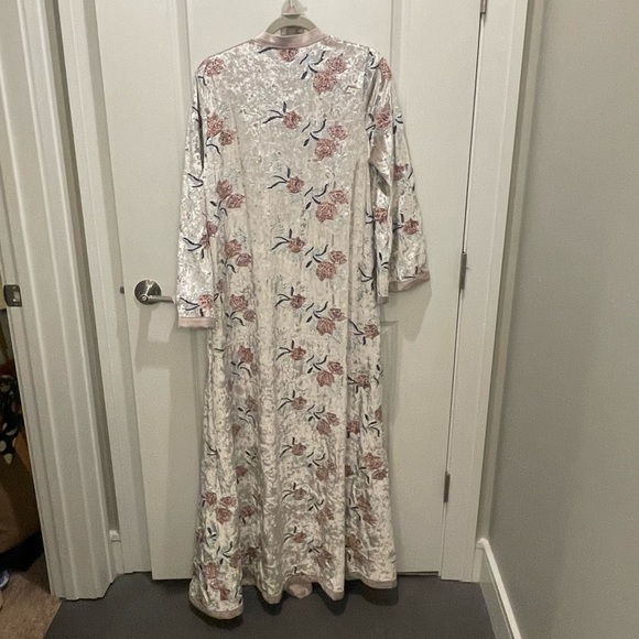 Flower Print long Kimono - Picture 7 of 10